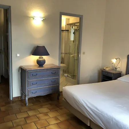 Jas Neuf Otel