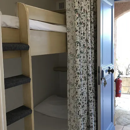 Jas Neuf Otel