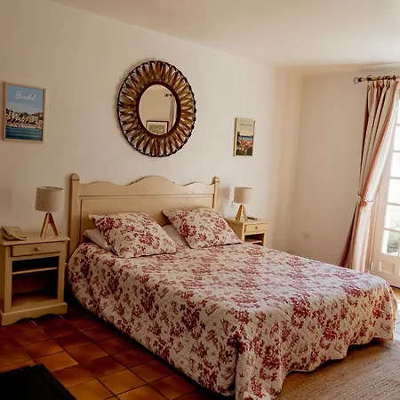 Jas Neuf Hotel 3*